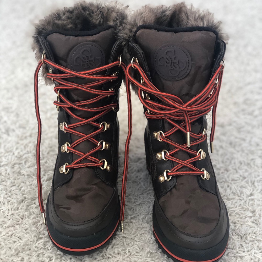 Guess Snow Boots NEW w/o tags Size 7